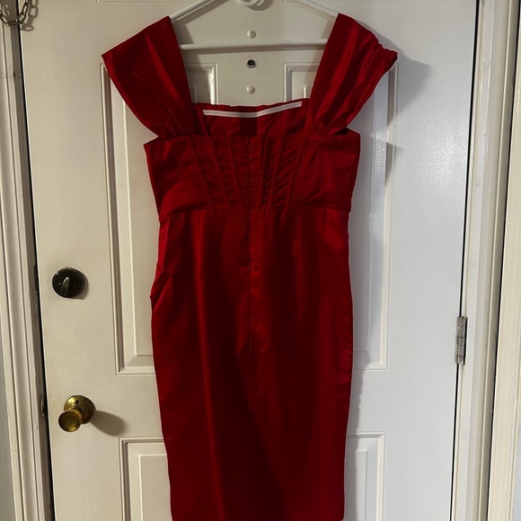 Elegant Red Corset Dress - Picture 2 of 7